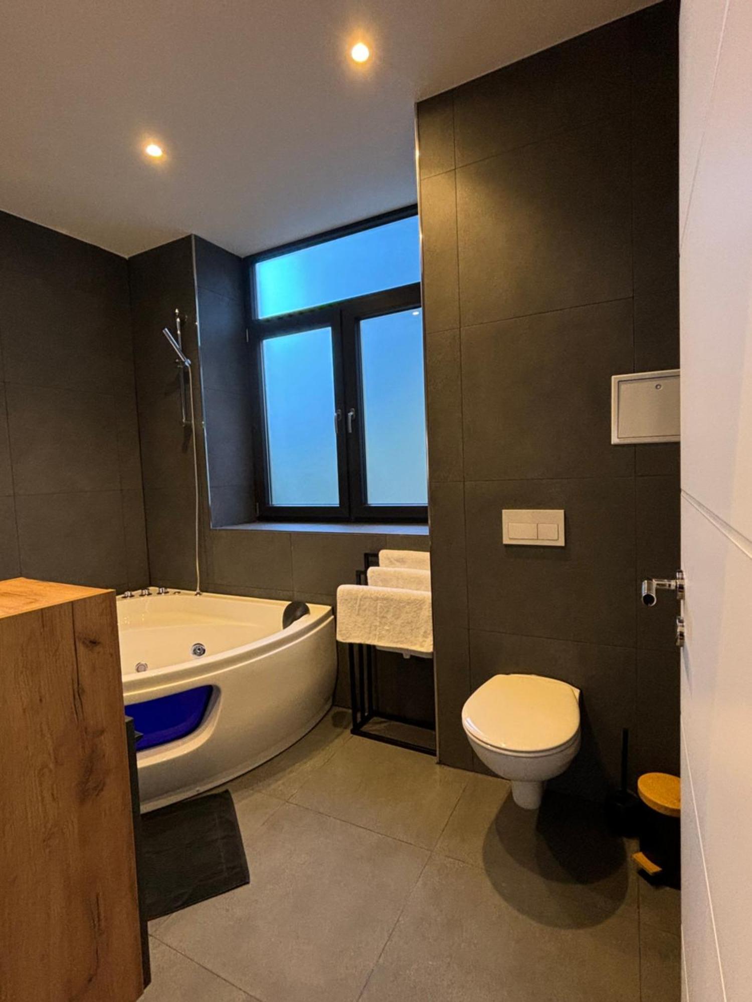 Luxus Apartment Mit Whirlpool In Kiel Eksteriør billede